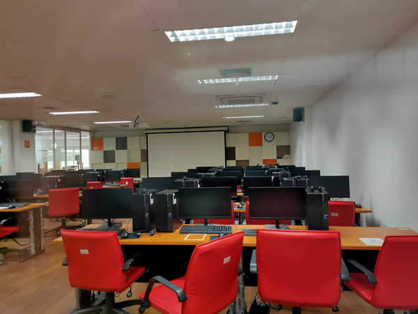 ห้องปฏิบัติการคอมพิวเตอร์ Thin 2